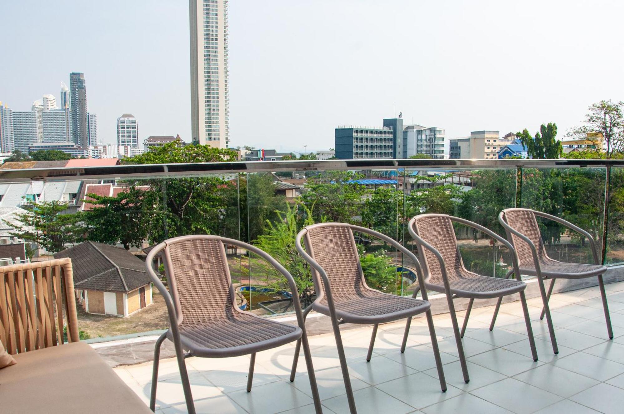 Ht9 Hotel Jomtien Beach Exterior photo
